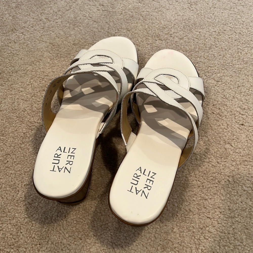 Naturalizer White Sandals Sz 9 NWOT